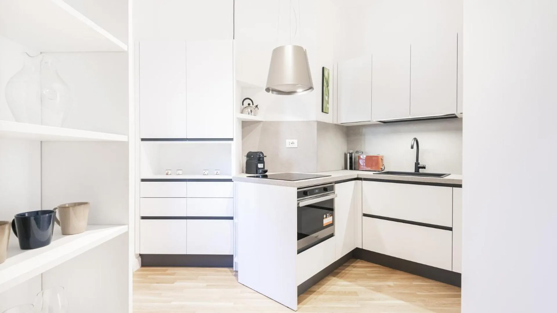 Easylife - Eleganza E Comfort Vicino A Centrale Fs Milan 0*,  Italy