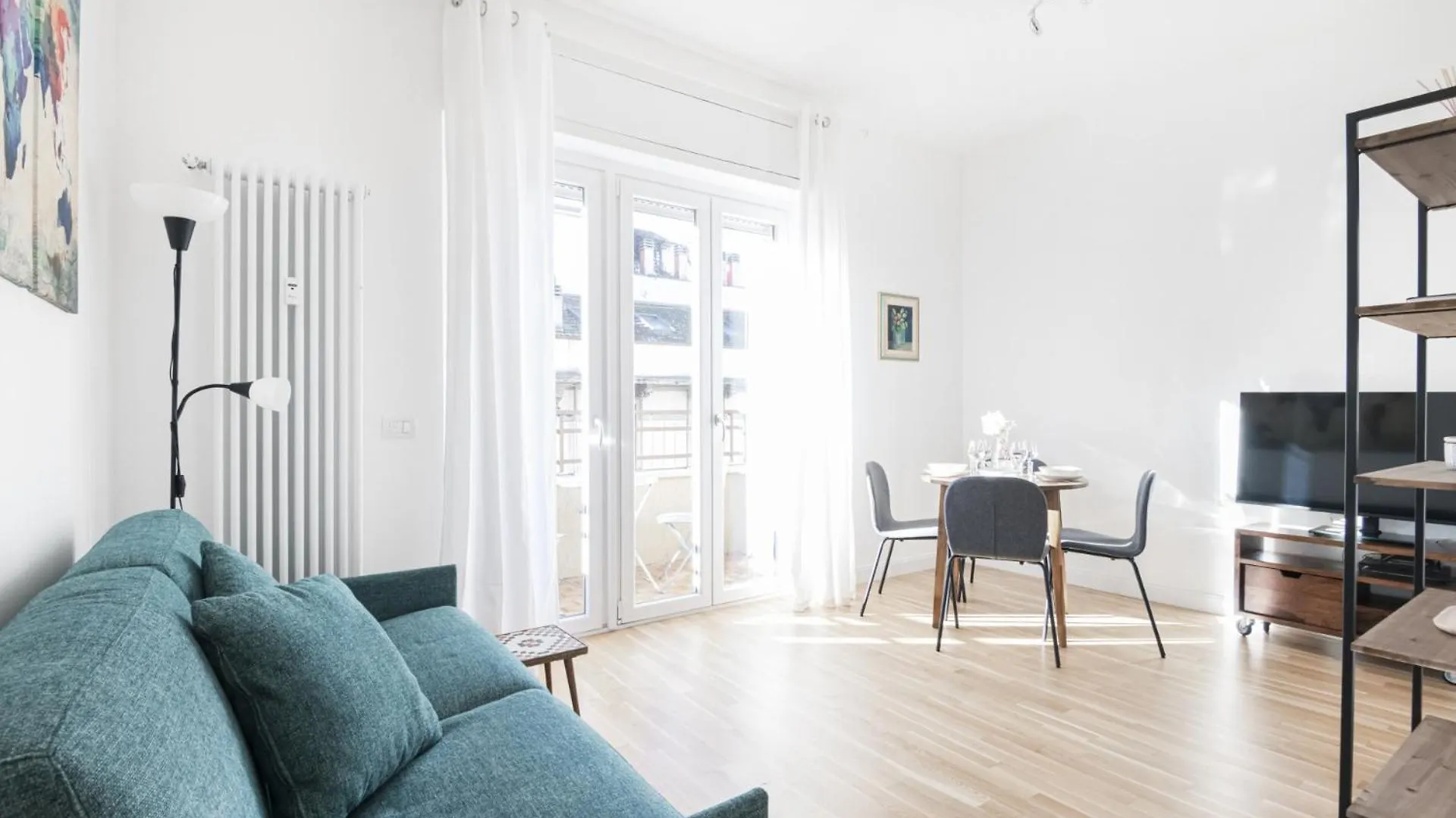 Easylife - Eleganza E Comfort Vicino A Centrale Fs contacts